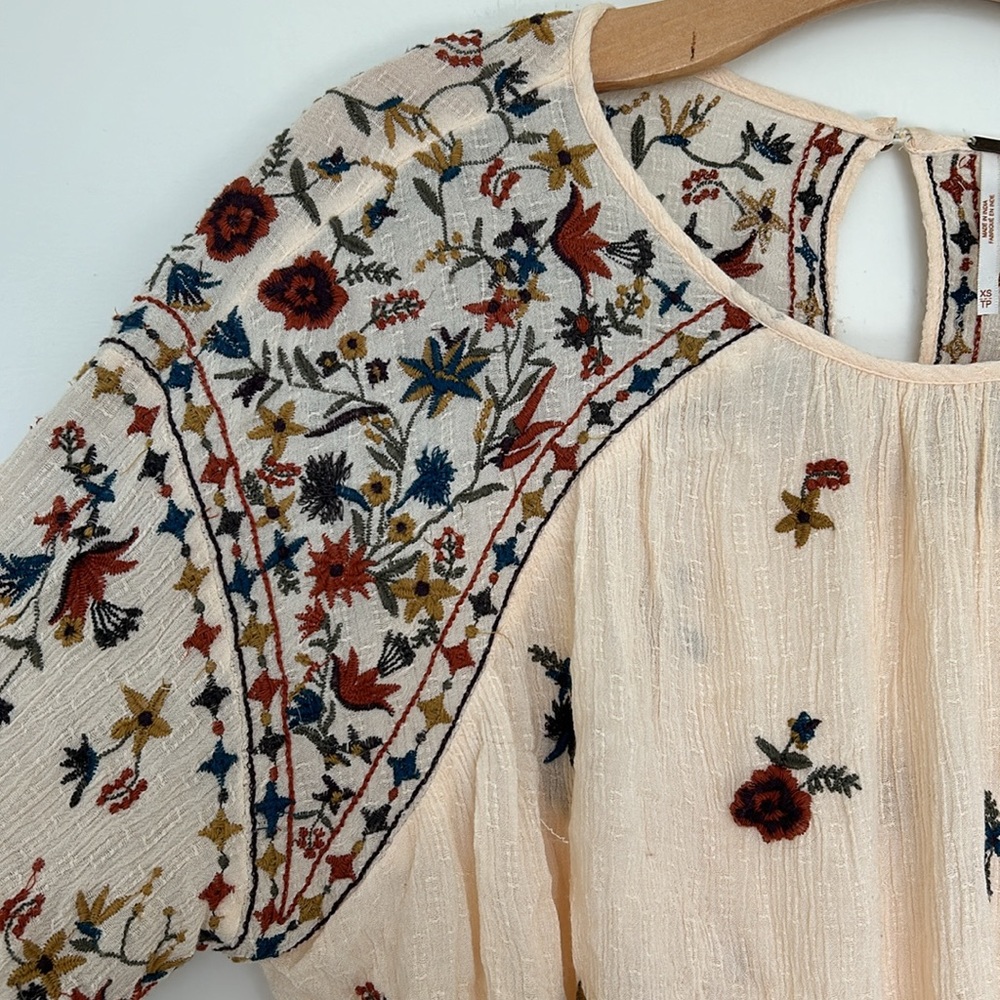 Free People Embroidered Wild Flowers Blouse Size XS - Picture 7 of 15